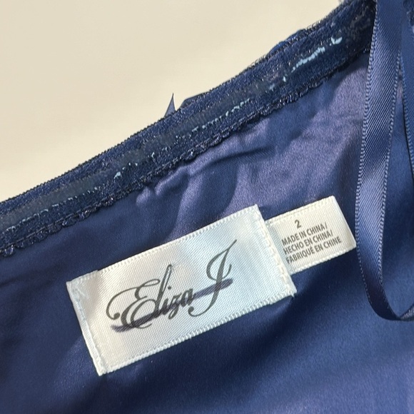 NWOT Eliza J Navy Off The Shoulder 3D Floral Evening Dress Size 2 - Picture 14 of 16